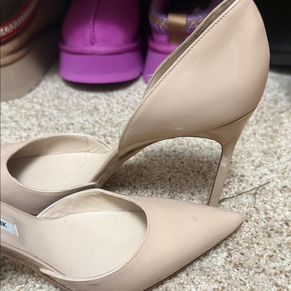 Manolo Blahnik Beige Pointed Heels - Picture 8 of 16